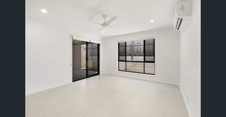 IMMACULATE, LOW MAINTENANCE NEAR NEW 3 BEDROOM FAMILY HOME RIGHT IN THE HEART OF RIPLEY! - Photo 2