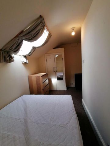 5 bedroom house to rent - Photo 2