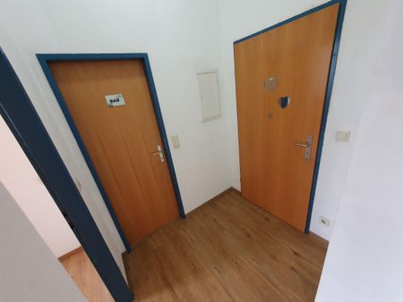 Altbauwohnung mit 2,5 Zimmern auf 55,21 m² - Photo 2