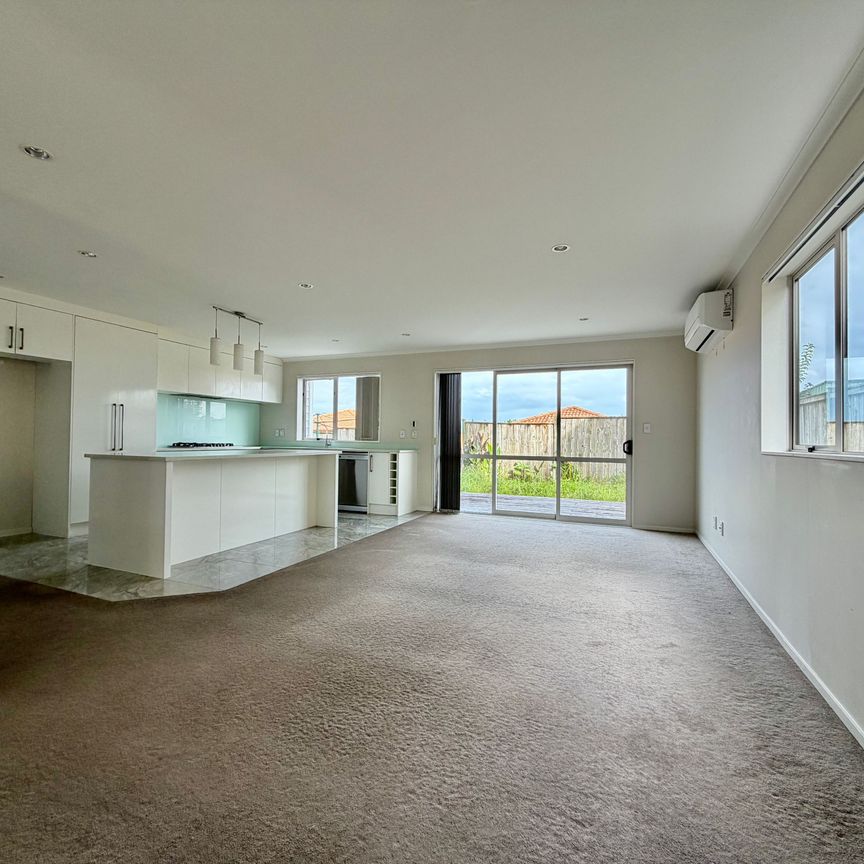 Spacious 5 Bedroom Family Home - Photo 1