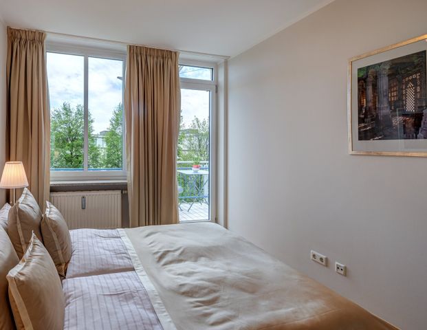 Bright and quiet apartment near Arabellapark - Photo 1