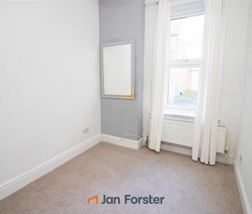 2 bedroom ground floor flat to rent - Photo 1