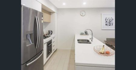 Modern 2-Bedroom Apartment in the Heart of Putney Hill - Photo 5