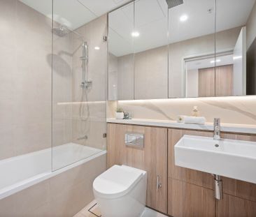 Modern Apartment in Prime Location with Breathtaking Views - Photo 4