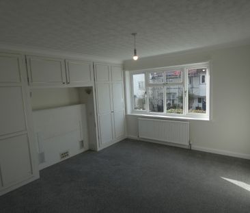 4 bed Semi-Detached - To Let - Photo 3