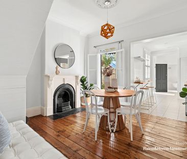 Character and convenience - Photo 5