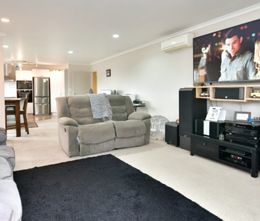 Orewa, 10 Centreway Road - Photo 4