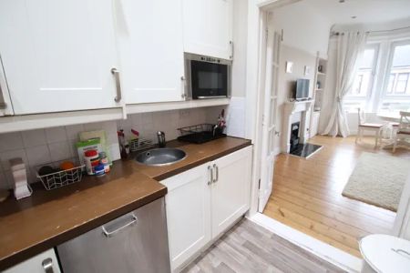 Dumbarton Road, Thornwood - Photo 5