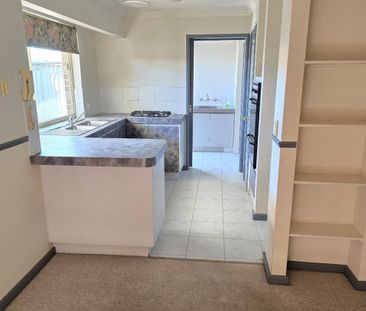 Cozy Secure Villa in Cannington - Photo 6