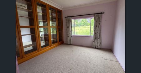 Spacious 4-bedroom family home on Generous Block - Photo 5