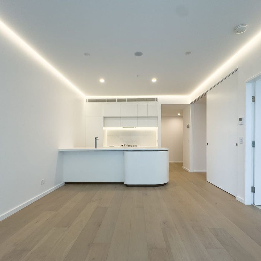 Castle Residences | Elegant 1-Bedroom + Study Residence on Level 21 - Photo 1