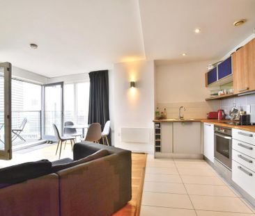 2 bedroom flat to rent - Photo 2