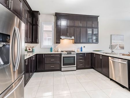 For Lease - 16 Monarch Drive, Halton Hills, Ontario - Photo 4