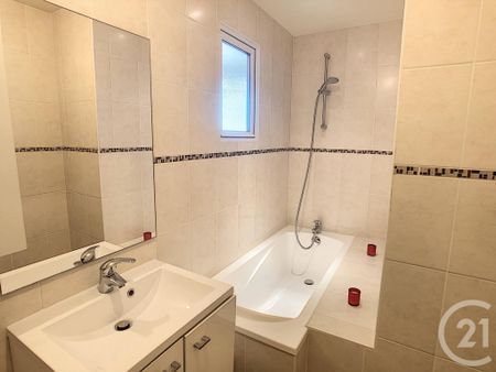 Location Appartement 4 pièces 79m² ARCIS SUR AUBE 10700 - Photo 5