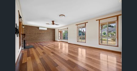 SPACIOUS FOUR BEDROOM HOME WITH LARGE BACKYARD IN ALFREDTON - Photo 5