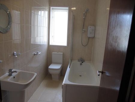 1 bedroom in a house share to rent - Photo 4