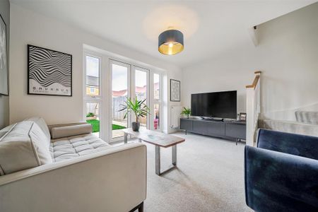 2 bedroom terraced house to rent - Photo 2