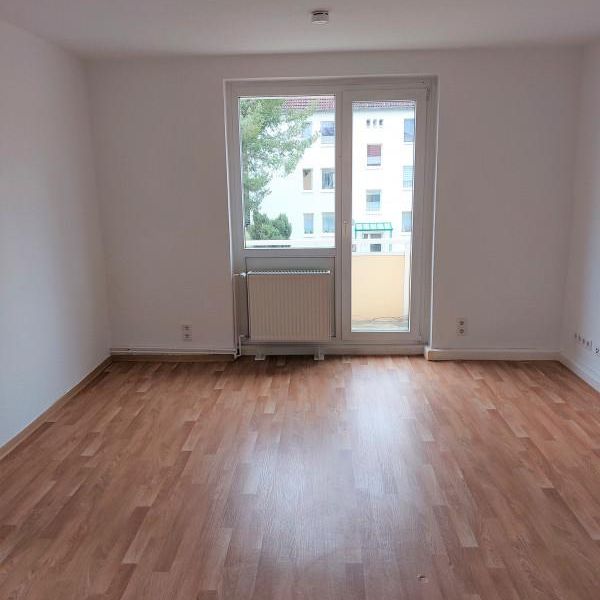 Willkommen im Geiseltal - Schöne 3-Raumwohnung - Photo 1