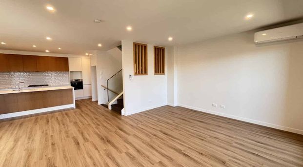 Brand-new 4 Bedroom Townhouse in Rangitoto Zone - Photo 1