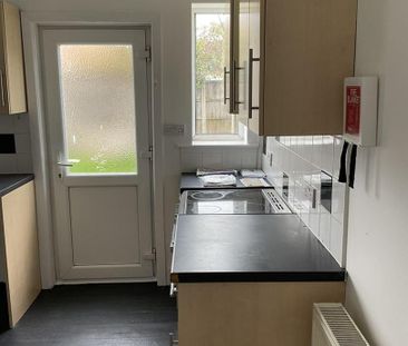 3 Bedroom Terraced House for Rent - Photo 3