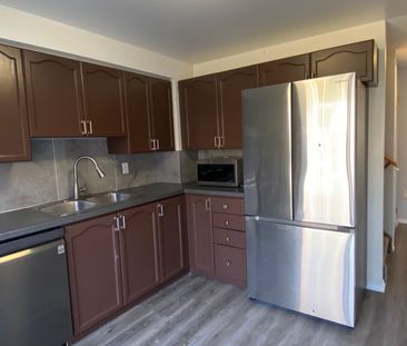 For Lease - 46 Lions Gate Blvd Boulevard, Barrie, Ontario - Photo 6