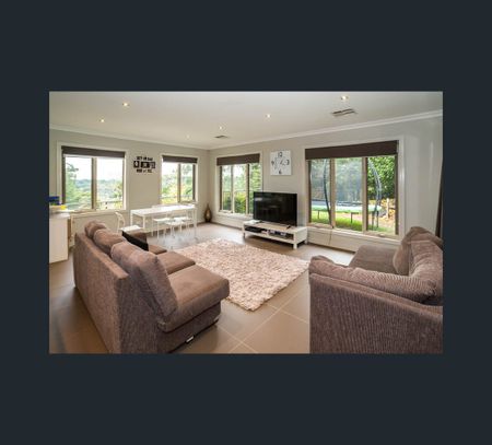 16 Kerr Crescent, Montrose, Vic 3765 - Photo 3
