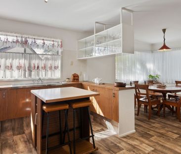 Multiple Living/Entertaining Areas | 1012sqm block - Photo 5