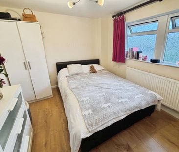 Etton Close, Hornchurch, RM12 - Photo 6