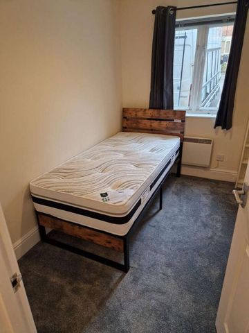 Kinghill Road, SN1 - Photo 3