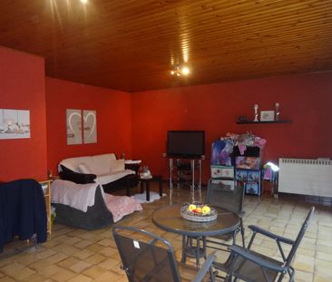 Ruim appartement met 2 slaapkamers en terras. - Photo 1