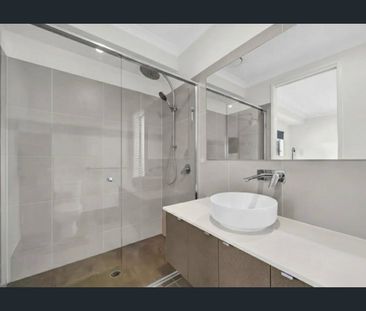 Modern Family Home in the Heart of Park Ridge - Photo 6