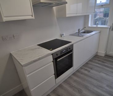 3 bed Terraced - To Let - Photo 1