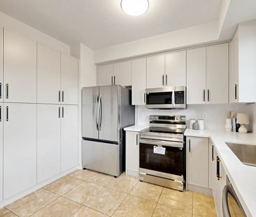 For Lease - 1380 Granrock Crescent, Mississauga, Ontario - Photo 4