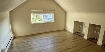 2 Bed 1 Bath Upper Floor - Photo 2