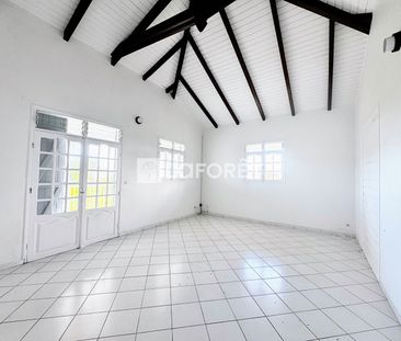 House - Photo 3