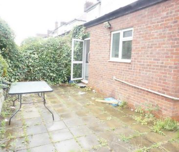 4 bedroom semi-detached house to rent - Photo 6