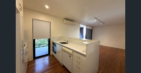 Modern, spacious and perfectly positioned in the heart of Redfern - Photo 4