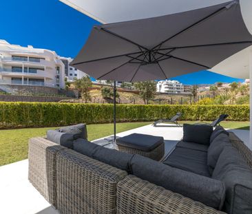 834483 - Apartment For rent in El Higueron, Benalmádena, Málaga, Spain - Photo 3