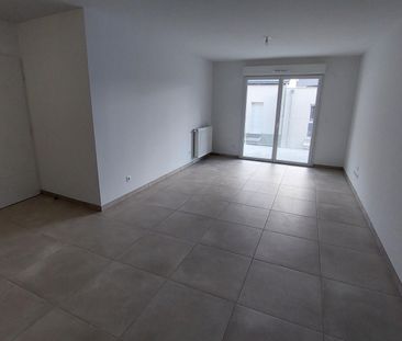 location Appartement T2 DE 48.4m² À SAINT EGREVE - Photo 2