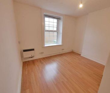 Victoria Road, Cirencester, GL7 - Photo 4