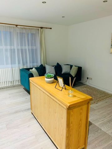 2 Bed Flat, Shaftesbury Gardens, NW10 - Photo 2