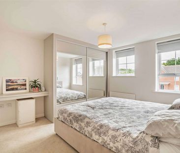 Stylish modern five bedroom family home on Chester cul-de-sac - Photo 6