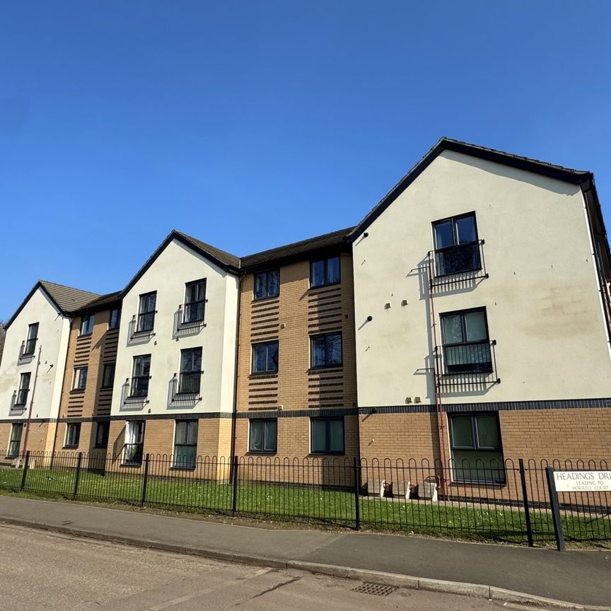 PETERBOROUGH - Photo 2