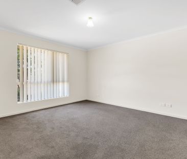 4 Bedroom family home in Blakeview - Photo 2