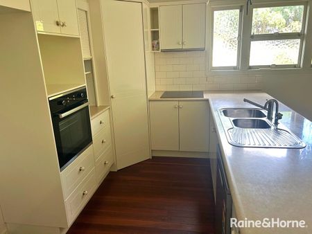 Convenient, Comfortable Living in Central Kingaroy - Photo 3