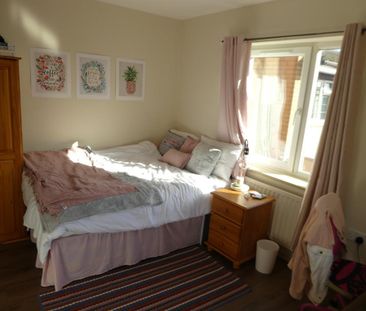 4 bedroom townhouse to rent - Photo 3