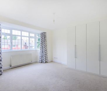 5 bedroom detached house to rent - Photo 3