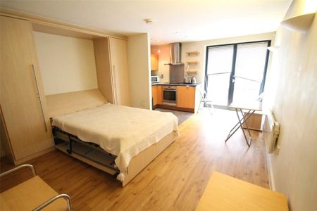 Studio to rent - Photo 3