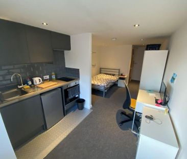 Studio to rent - Photo 3