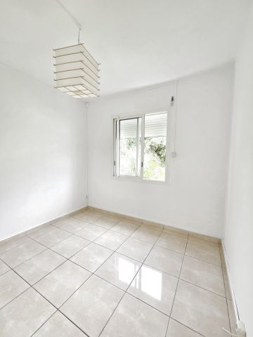 Location Appartement 5 pièces 125m² ST DENIS 97400 - Photo 4